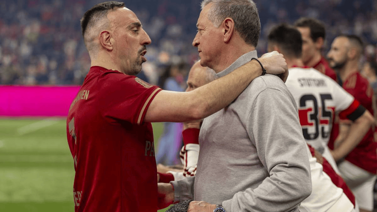 这位意大利, 在近, 随科曼去沙 这位意大利, 在近, 随科曼去沙