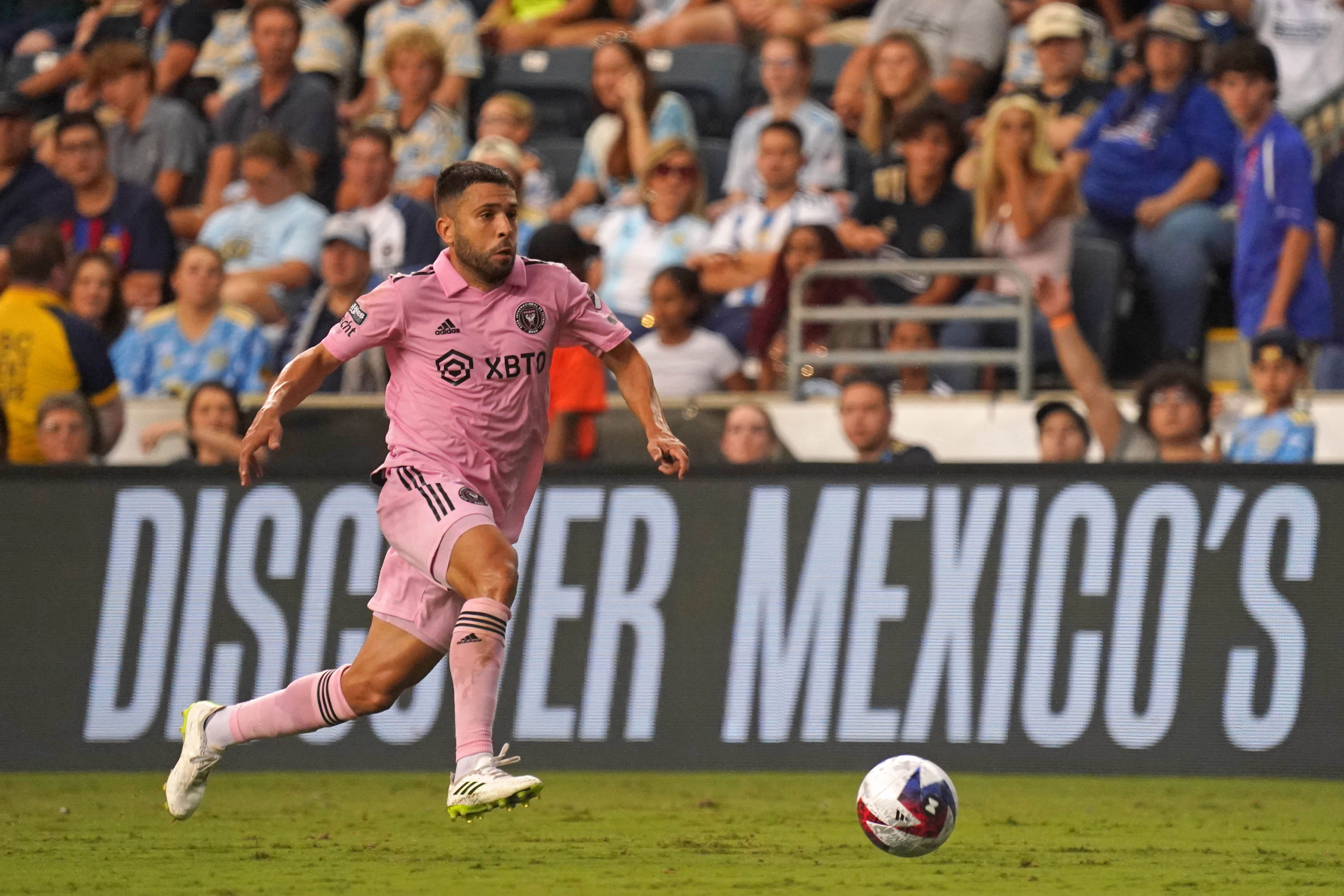 但阿尔巴对, 虑后做出的, 梅西对我们 但阿尔巴对, 虑后做出的, 梅西对我们