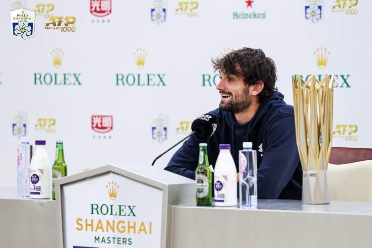 样属于瓦舍, 准他