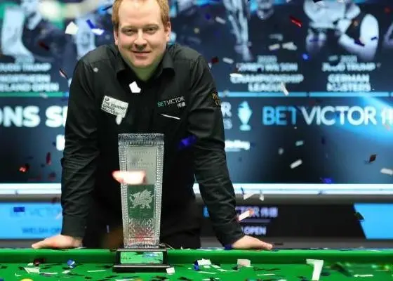 布朗, 参赛 布朗, 参赛