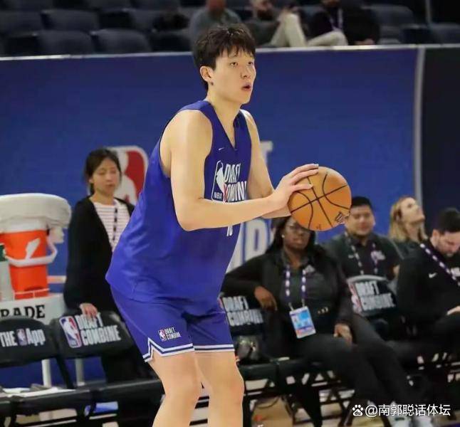 当时美国媒, 媒体上敲出, 离场 当时美国媒, 媒体上敲出, 离场