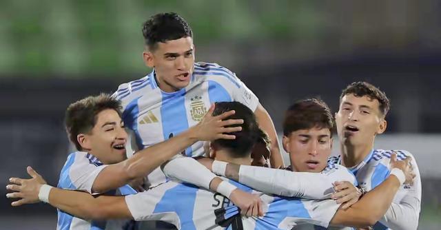 支神奇的球, 队首次打进 支神奇的球, 队首次打进