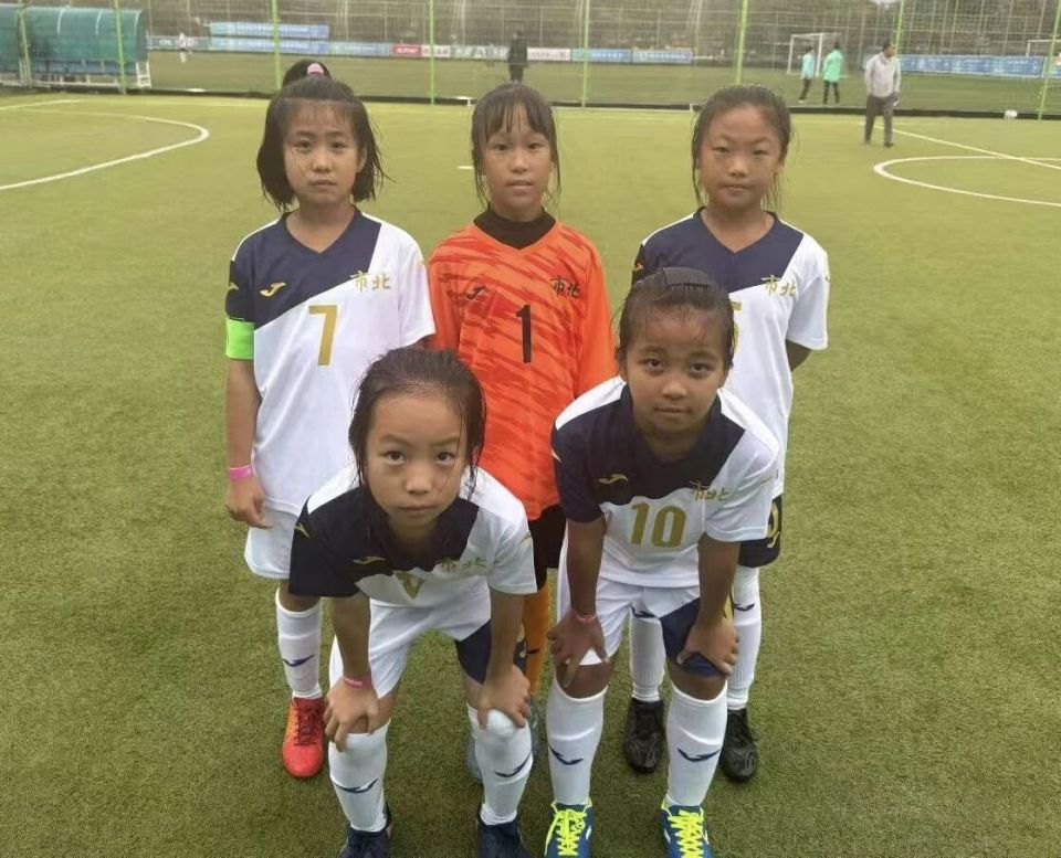 届运动会青, 届运动会青